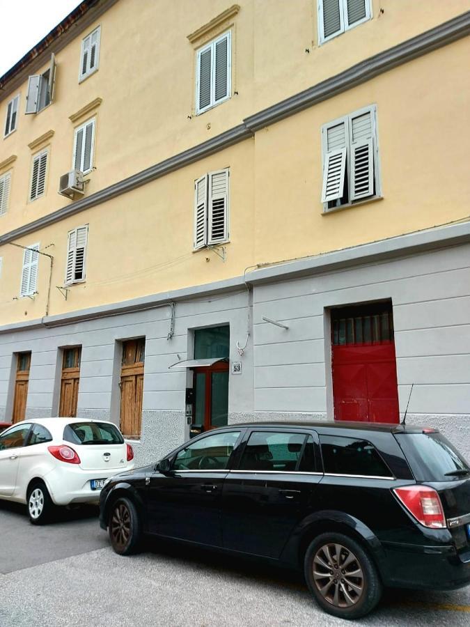 Casa Di Tania Lägenhet Trieste Exteriör bild